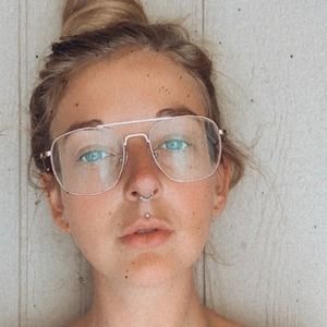 Meet your Posher, Carly